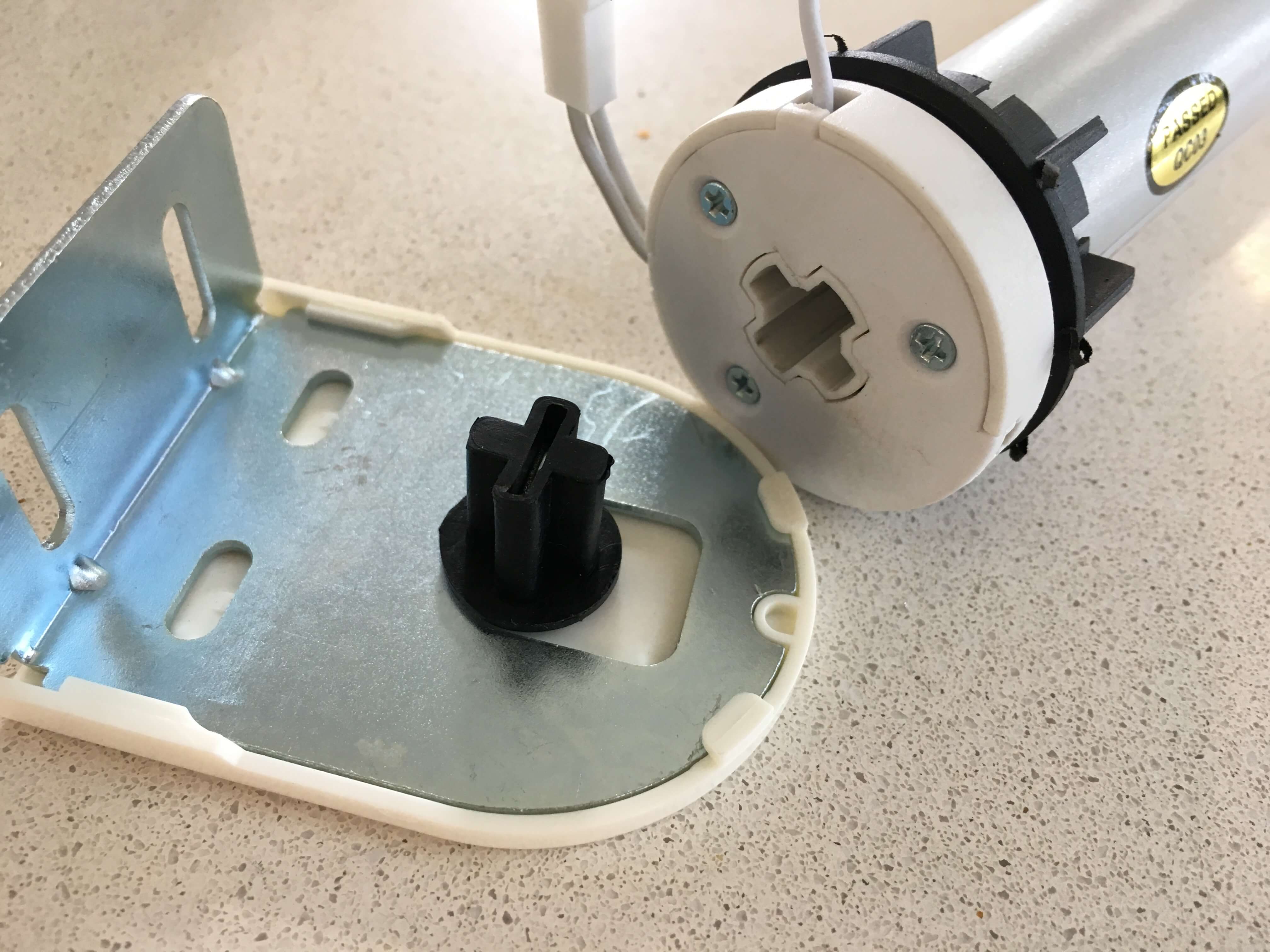 Electronic Wireless Roller Blind Motor With Mounting Kit – RAEX Australia