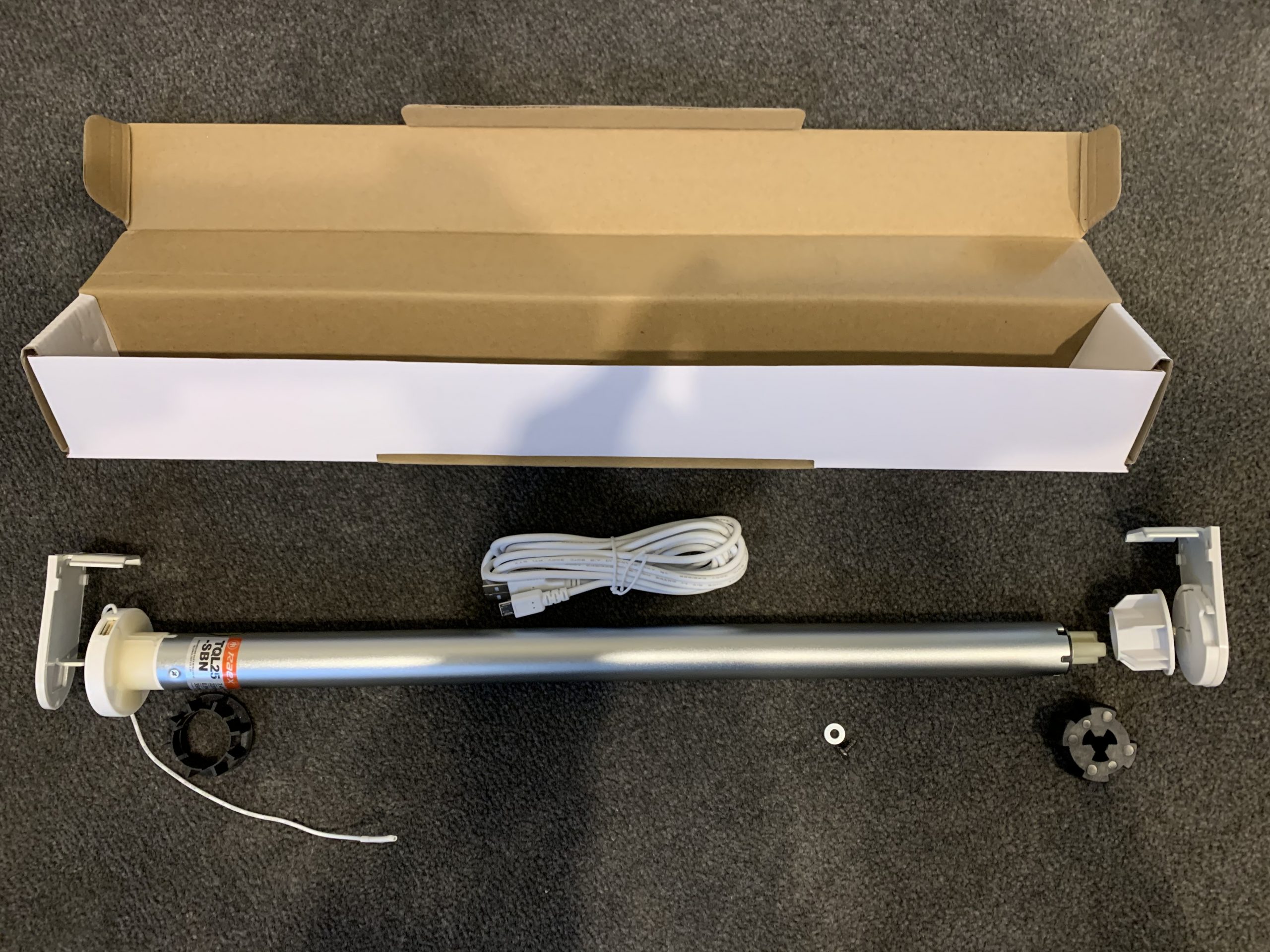 Electronic Wireless Roller Blind Motor With Mounting Kit & USB Charging