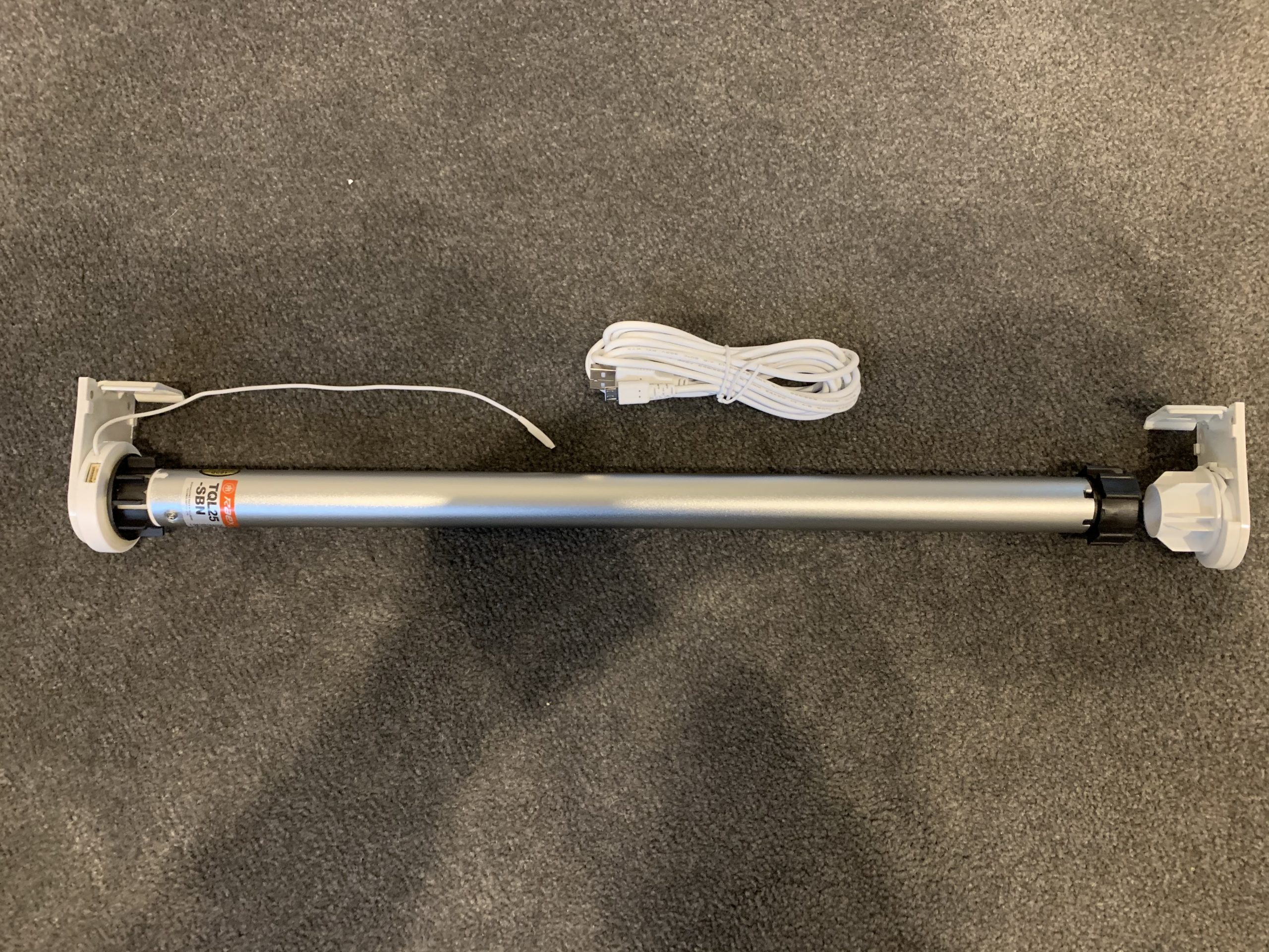 Electronic Wireless Roller Blind Motor With Mounting Kit & USB Charging